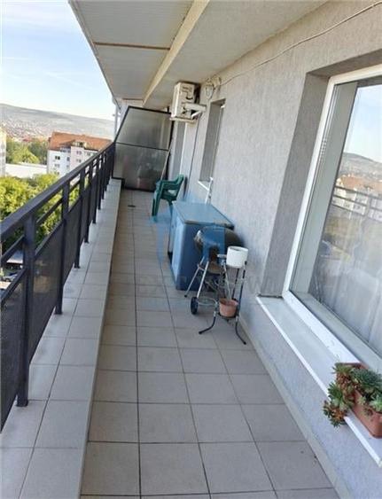 Apartament cu 3 camere decomandat în Zorilor