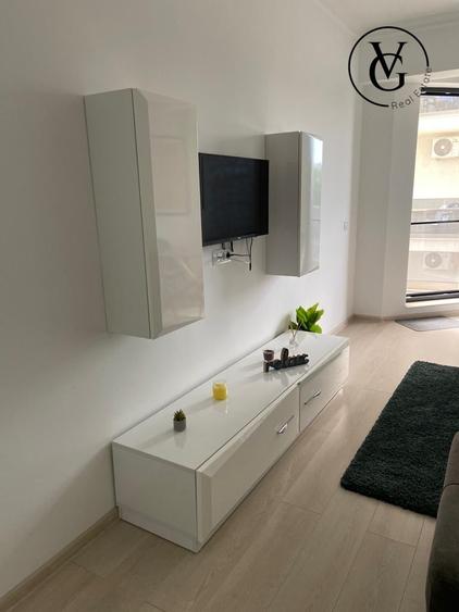 Apartament cu 2 camere decomandat, mobilat în Central