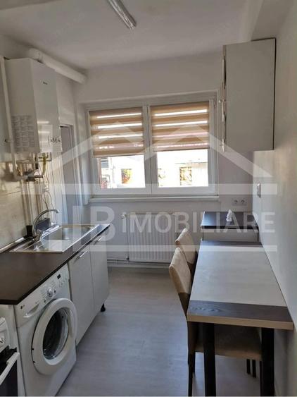 Apartament cu 2 camere semidecomandat în 7 Noiembrie