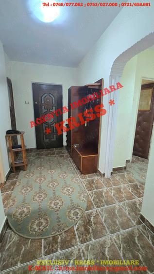 Apartament cu 3 camere decomandat în Găvana