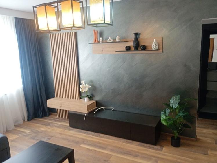 Apartament cu 3 camere semidecomandat în Drumul Taberei