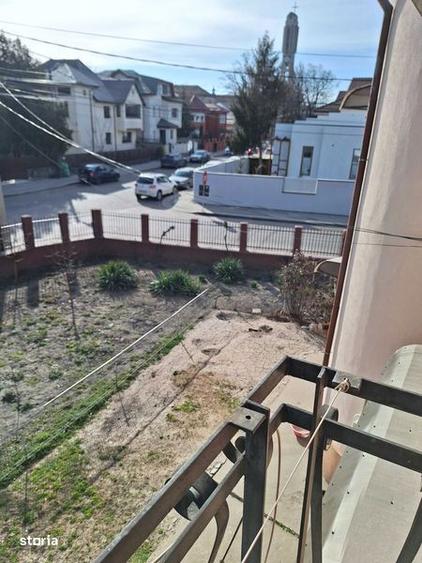 Casă cu 4 camere cu Teren 580 Mp în Central