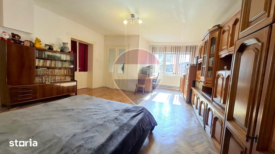 Casă cu 2 camere decomandat cu Teren 36 Mp în Central