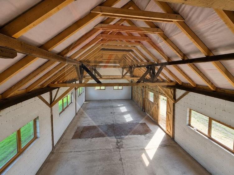 Casă individuală cu 7 camere cu Teren 14574 Mp în Lisnău
