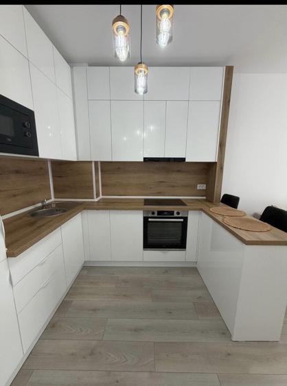 Apartament cu 2 camere în Baza 3