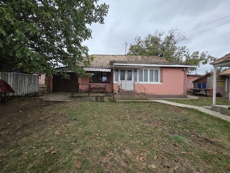 Casă cu Teren 1800 Mp în Scoposeni (Gorban)