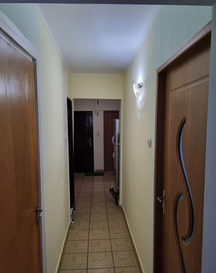 Apartament cu 3 camere, mobilat în Rahova