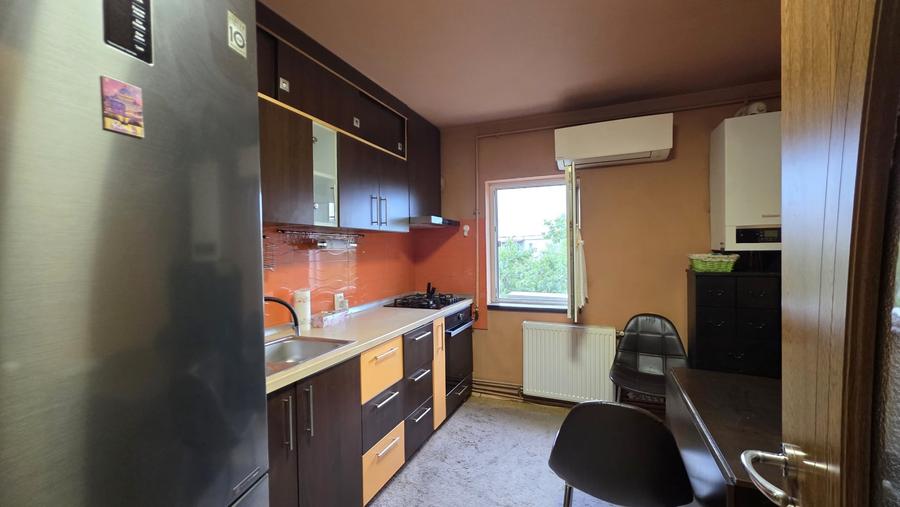 Apartament cu 3 camere decomandat, mobilat în Elisabetin