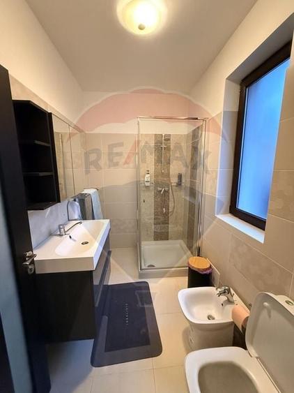 Casă cu 4 camere cu Teren 290 Mp în Sânpetru