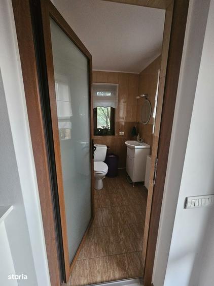Casă cu 4 camere în Domnești