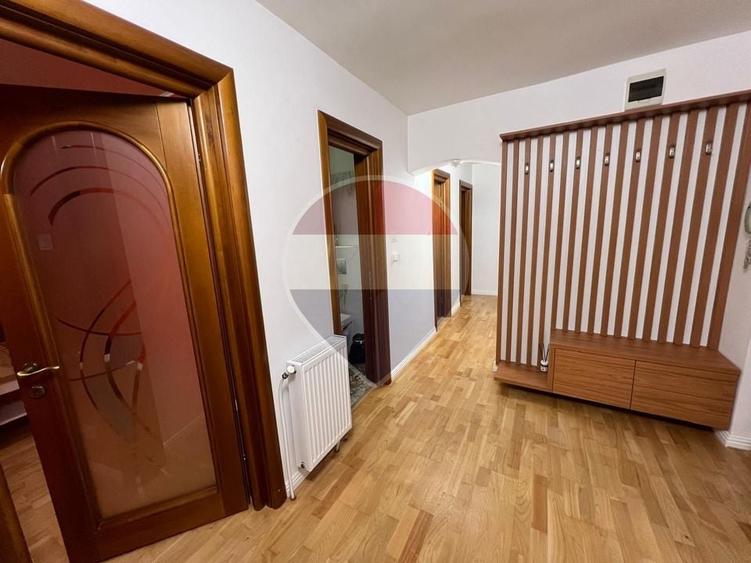Apartament cu 2 camere decomandat, mobilat în Central