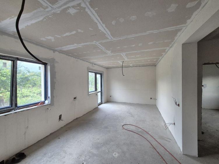 Casa P+1 in comuna 1 Decembrie - str. Victoriei - 3