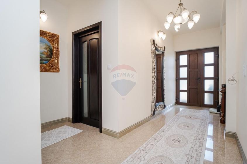 0% Comision - VILA de LUX de vânzare – Cu iaz natural - 6