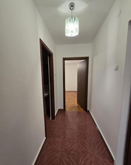 Apartament 3 camere, Nord Complexul Mare, etaj 1 - 2