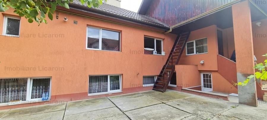 Casa individuala cu 2 apartamente, 6 camere,teren 403 mp,ASTRA. - 12