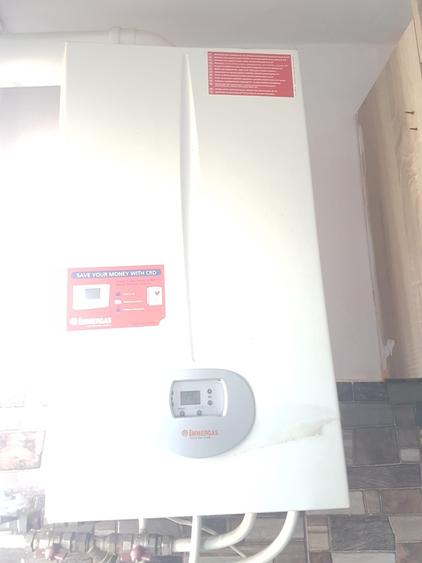 Apartament doua camere, nedecomandat, etaj trei, CT, termopan, balcon, geam baie - 15