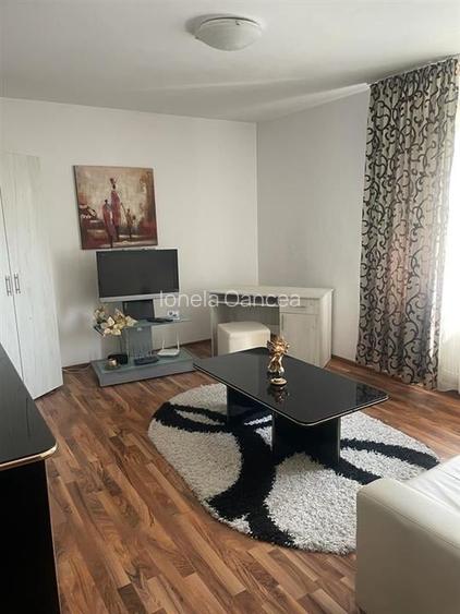 Apartament renovat pet friendly de 2 camere in Centrul Civic
