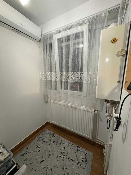 Vand Garsoniera Baza 3, Carrefour Felicia - 1