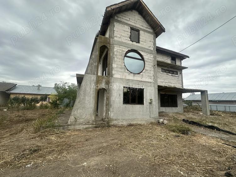 Casa la ro?u cu teren 1248 mp | Misleanu, Ialomi?a | Comision Cumparator 0 |