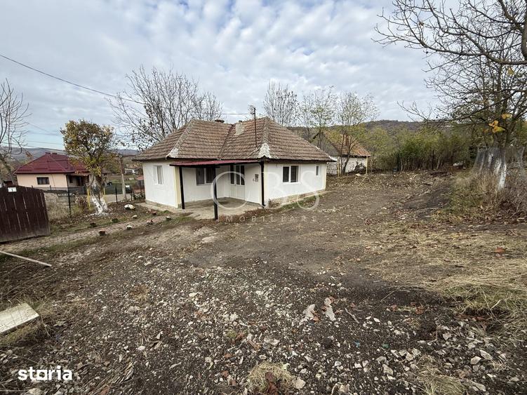 Casă cu 2 camere cu Teren 750 Mp în Suatu