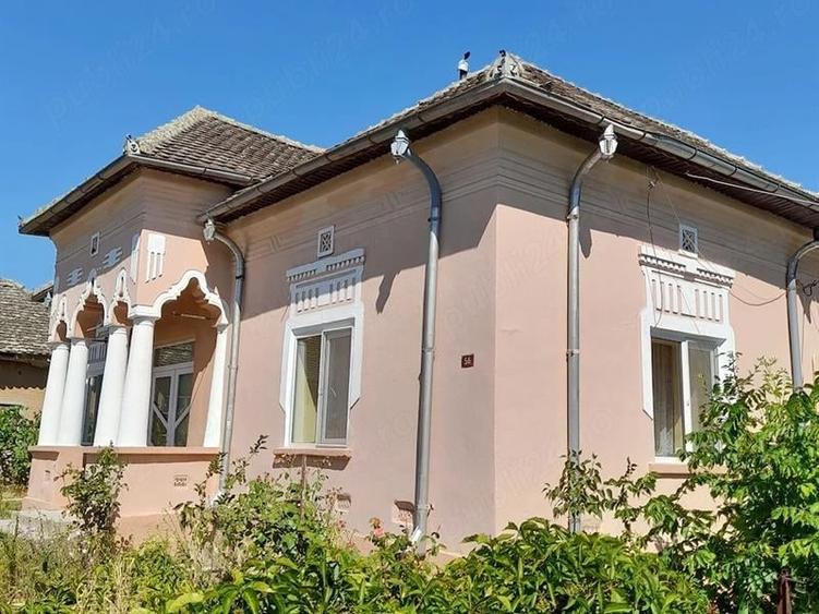 Casă individuală cu 4 camere cu Teren 3000 Mp în Rast