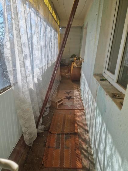 Apartament 3 camere zona Industriala , etaj 4 cu sarpanta ,decomandat - 6