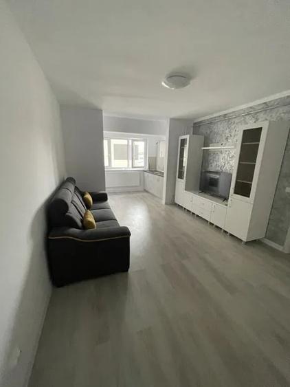 Apartament cu 3 camere decomandat, mobilat în Rediu