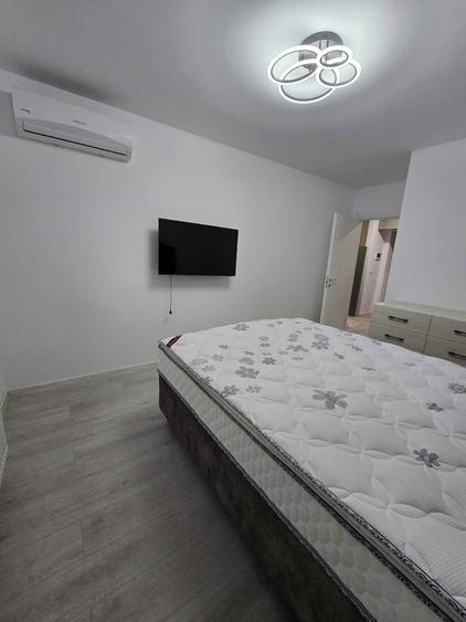 Inchiriez apartament 3 camere|75 mp| Hils Republica|Etaj 4| 700 /luna - 4