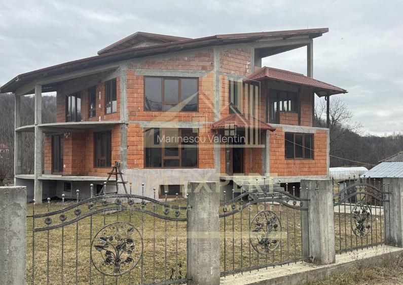 VILA 7 CAMERE TEREN 1654 MP BUGHEA DE JOS ARGES