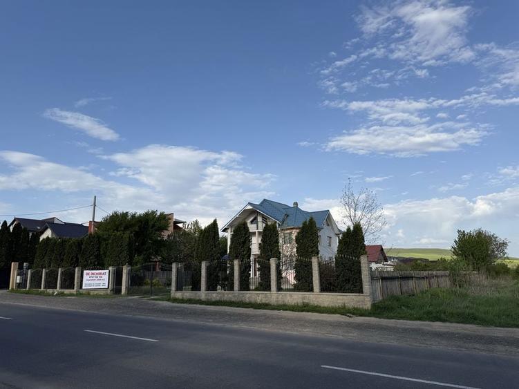 De inchiriat - str Fermelor ( vis a vis Brico Depot - Penny). Pretabil afacere - 3