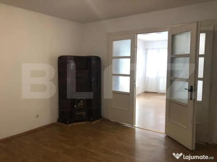 De vanzare, casa in Schei - 11