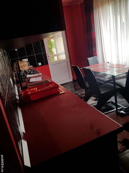 Complex 2 case intr-o curte - 8