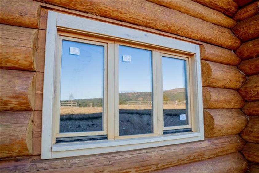 Casa din lemn rotund (Izvoru Muresului, str. Garii) - 4