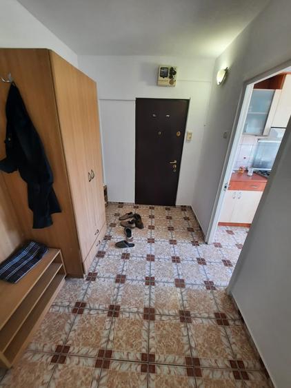 Apartament cu 3 camere, decomandat, etaj 5/10, zona Alexandru cel Bun - 6