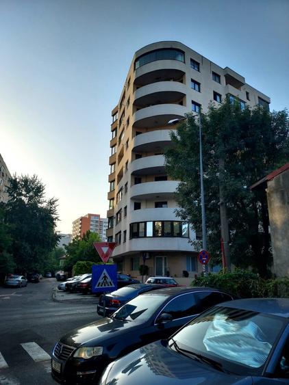 SPATIU COMERCIAL-CLINICA MEDICALA-490 MP,3 INTRARI,IDEAL INVESTITIE,1450000 EURO - 14