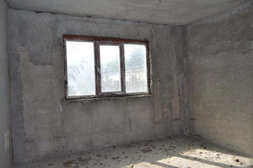 Casa de vanzare in Golesti, parter si etaj , 220 mp construiti , teren 916mp, la rosu - 4