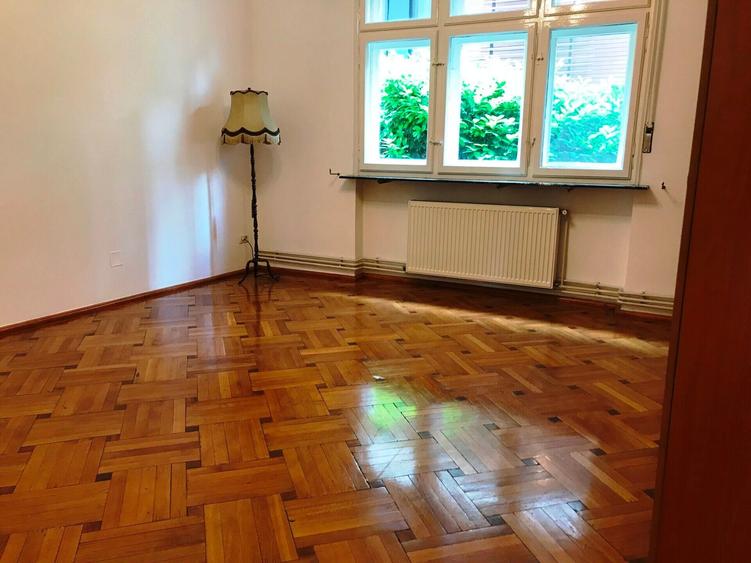 Apartament cu 6 camere semidecomandat în Dorobanți