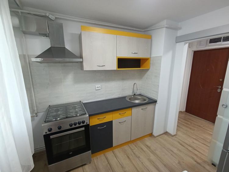 Inchiriez apartament cu 2 camere mobilat si utilat in Tiglina1 etaj 3--- 1500 ron/luna pret fix. - 4