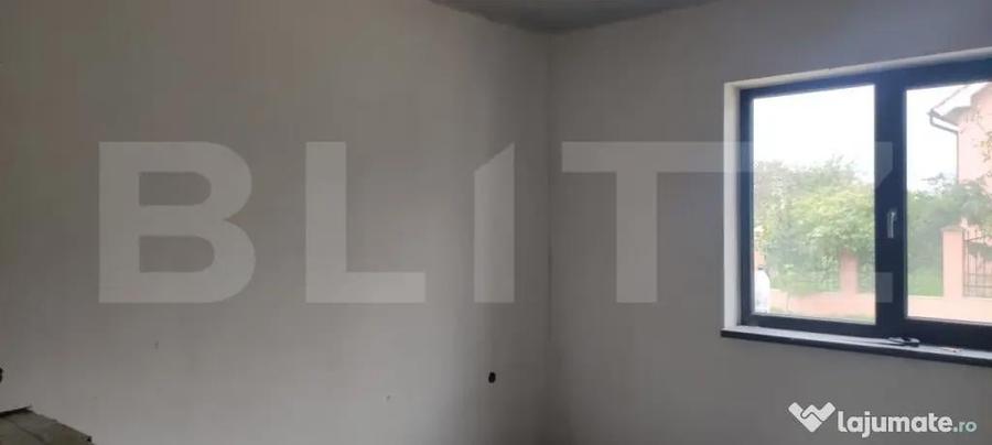 Casa semifinisata cu gard imprejmuitor in Livada de Bihor, l - 8