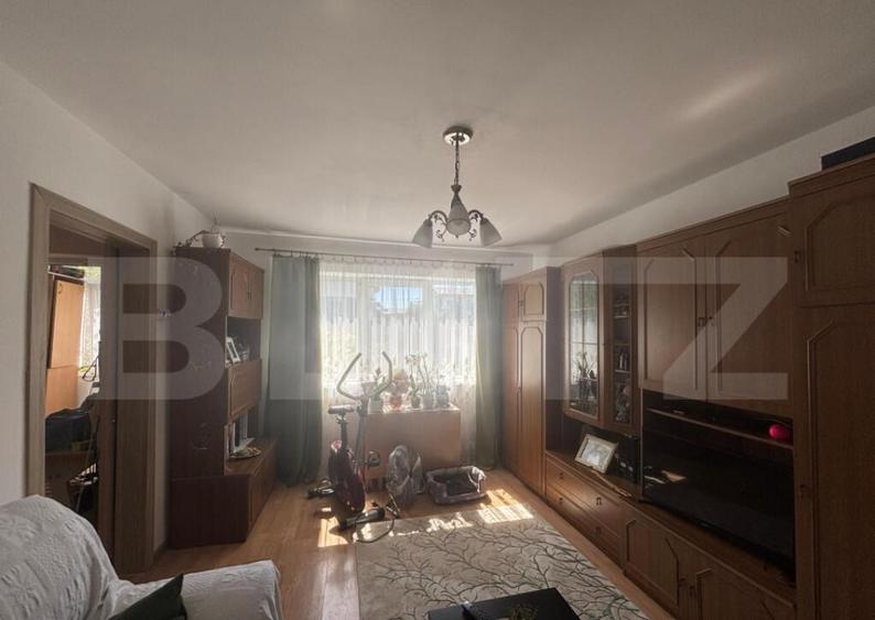 Apartament cu 3 camere, etajul 2/4, 50 mp, Micro 11 - 1