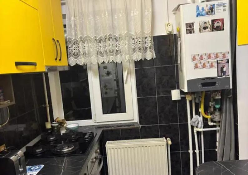 Apartament Cu 2 Camere Decomandate Etaj 2 - Zona Obcini - 4