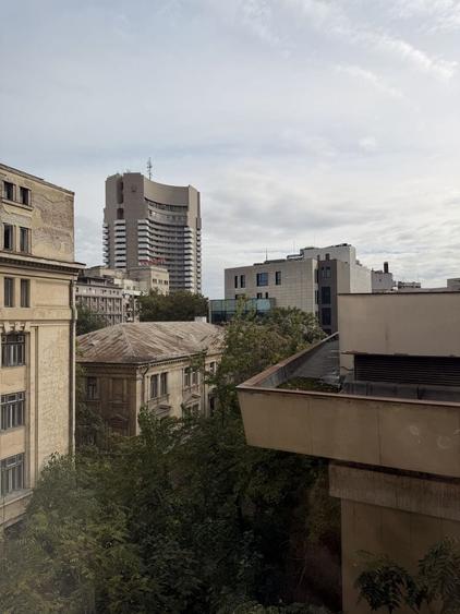 Apartament cu 3 camere decomandat în Universitate