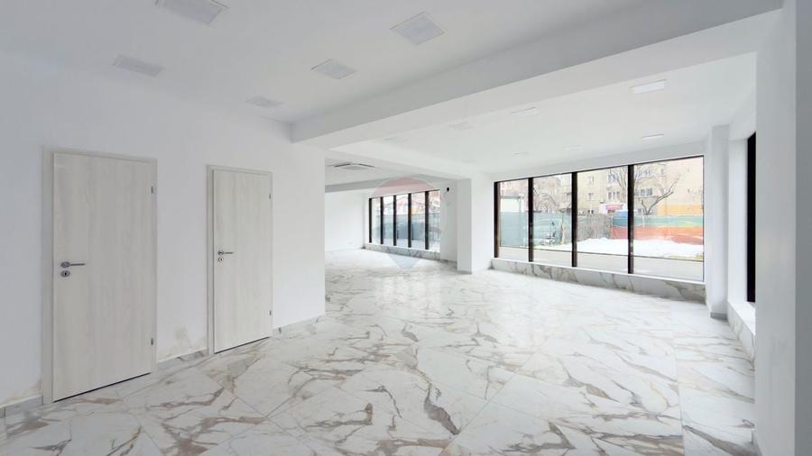 Spațiu comercial 200mp | 2025 | ROI 10% | Vitrina 9ml | 13 Septembrie - 18