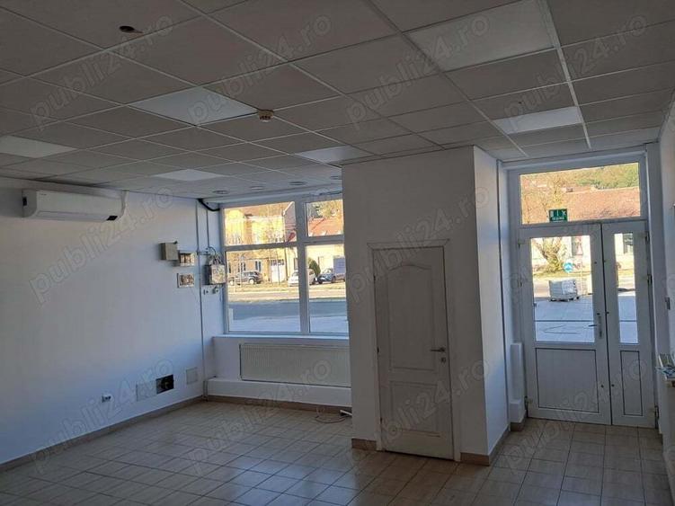 Inchiriez spatiu comercial - 2
