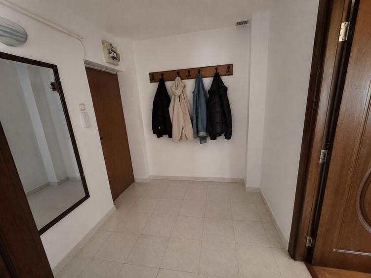 Inchiriez apartament 2 camere ,zona volt - 2