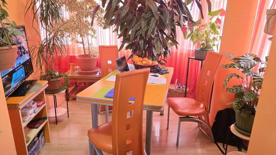 Vand apartament cu 3 camere in Deva, etaj 1, din anul 2000, suprafata tabulara de 156,9 mp, BOXA - 15