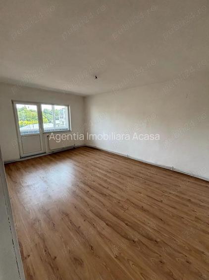 De vanzare 4 camere, 2 bai, 2 balcoane, zona Favorit