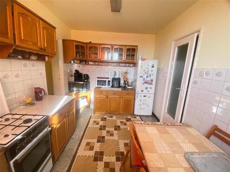 Apartament 3 camere Complex Studentesc