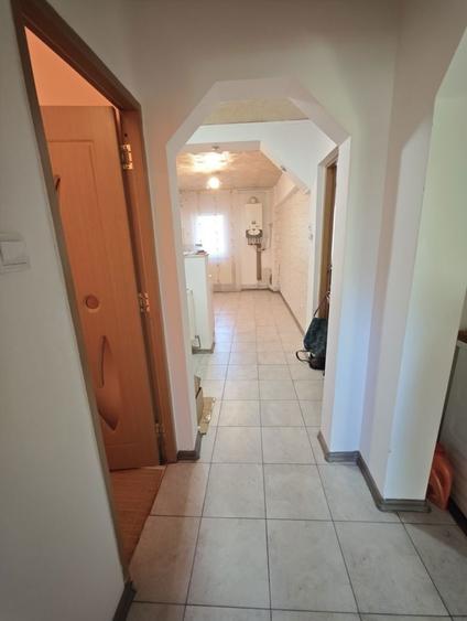 Apartament 3 camere,decomandat - 2