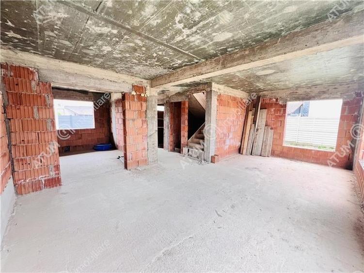 Casa cu 4 camere 2 bai si teren de 230 mp Selimbar - 1